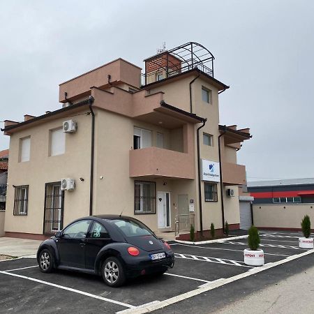 Airport View Apartment Belgrade Exterior photo