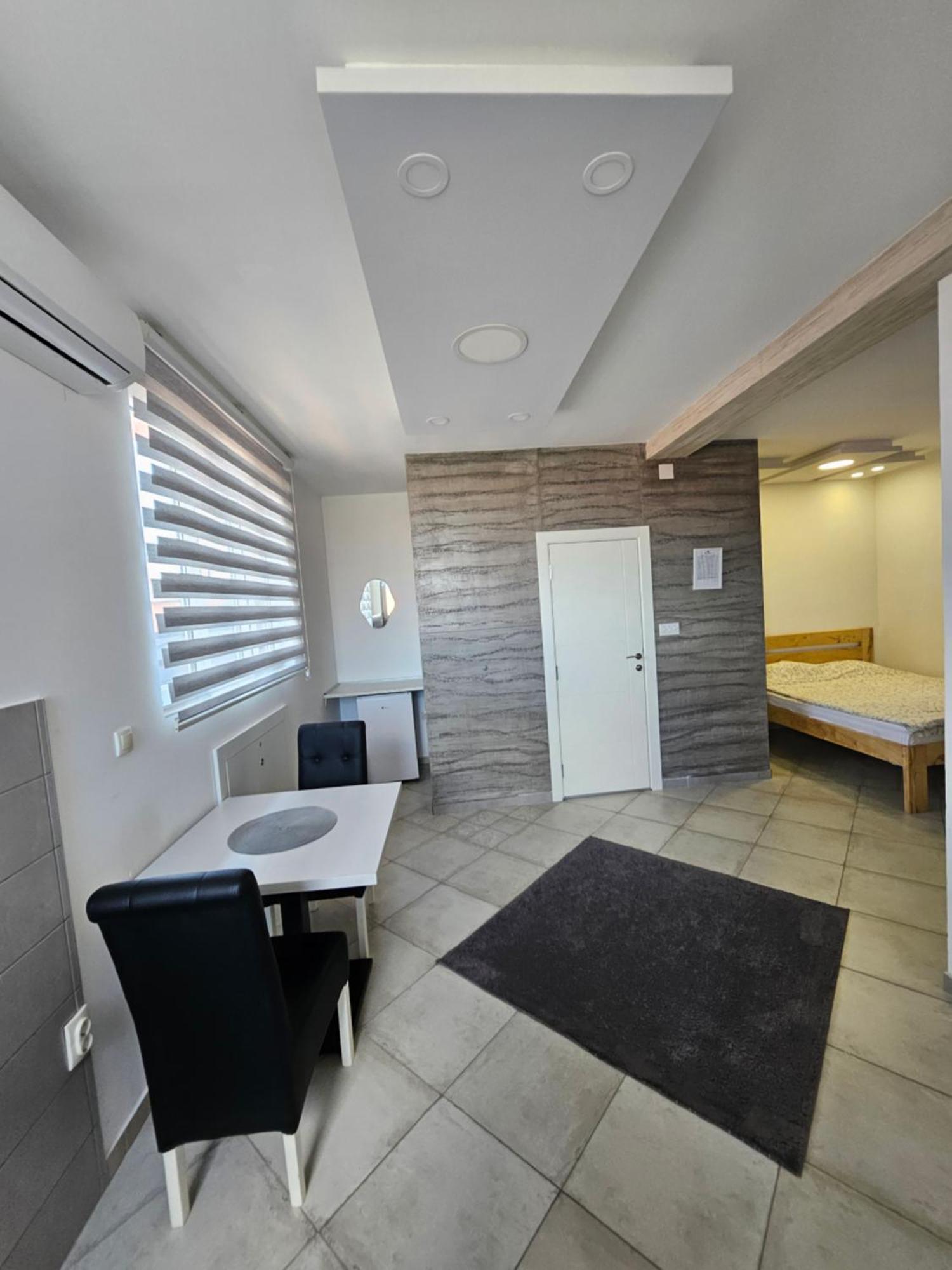 Airport View Apartment Belgrade Exterior photo