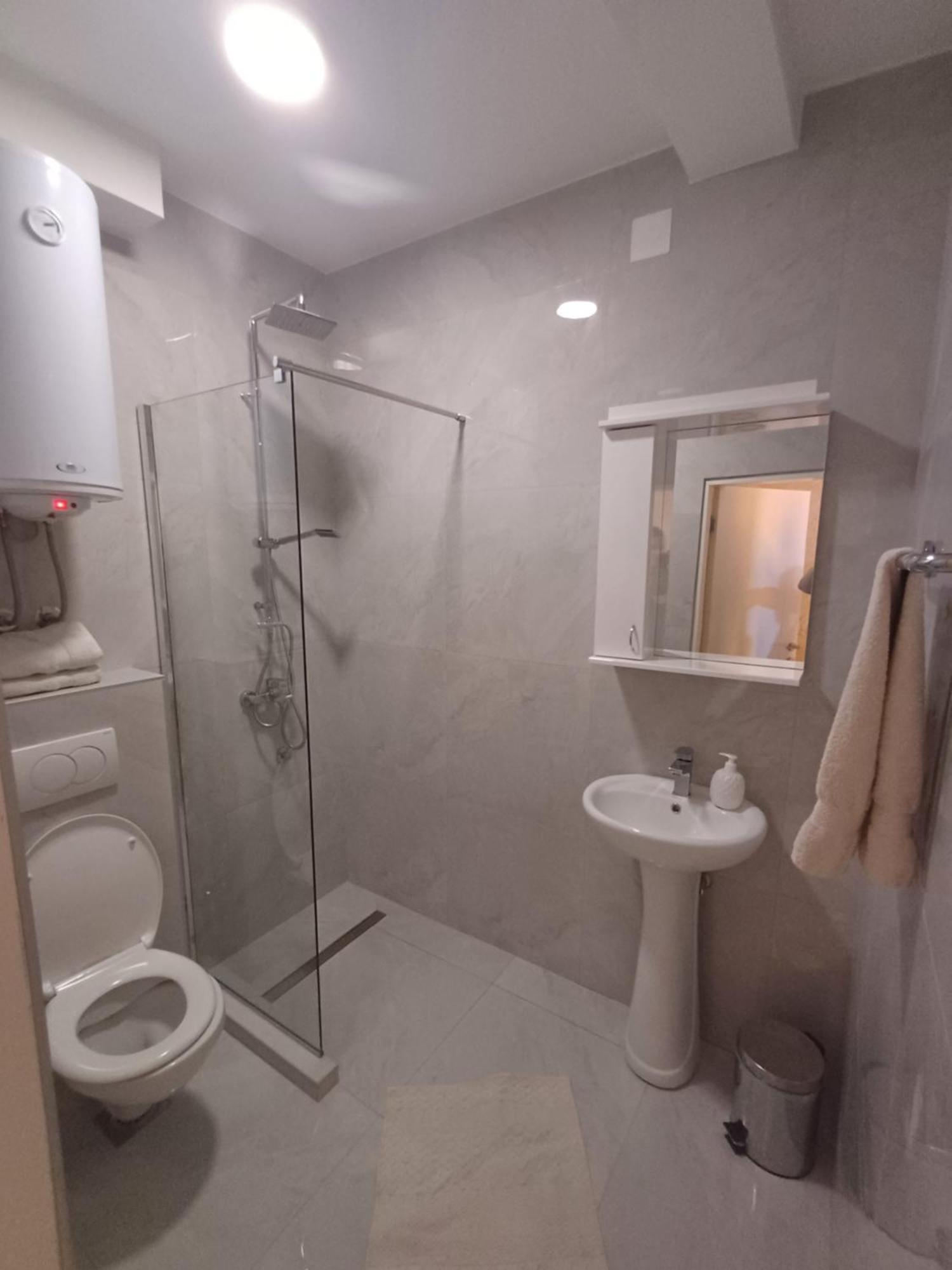 Airport View Apartment Belgrade Exterior photo